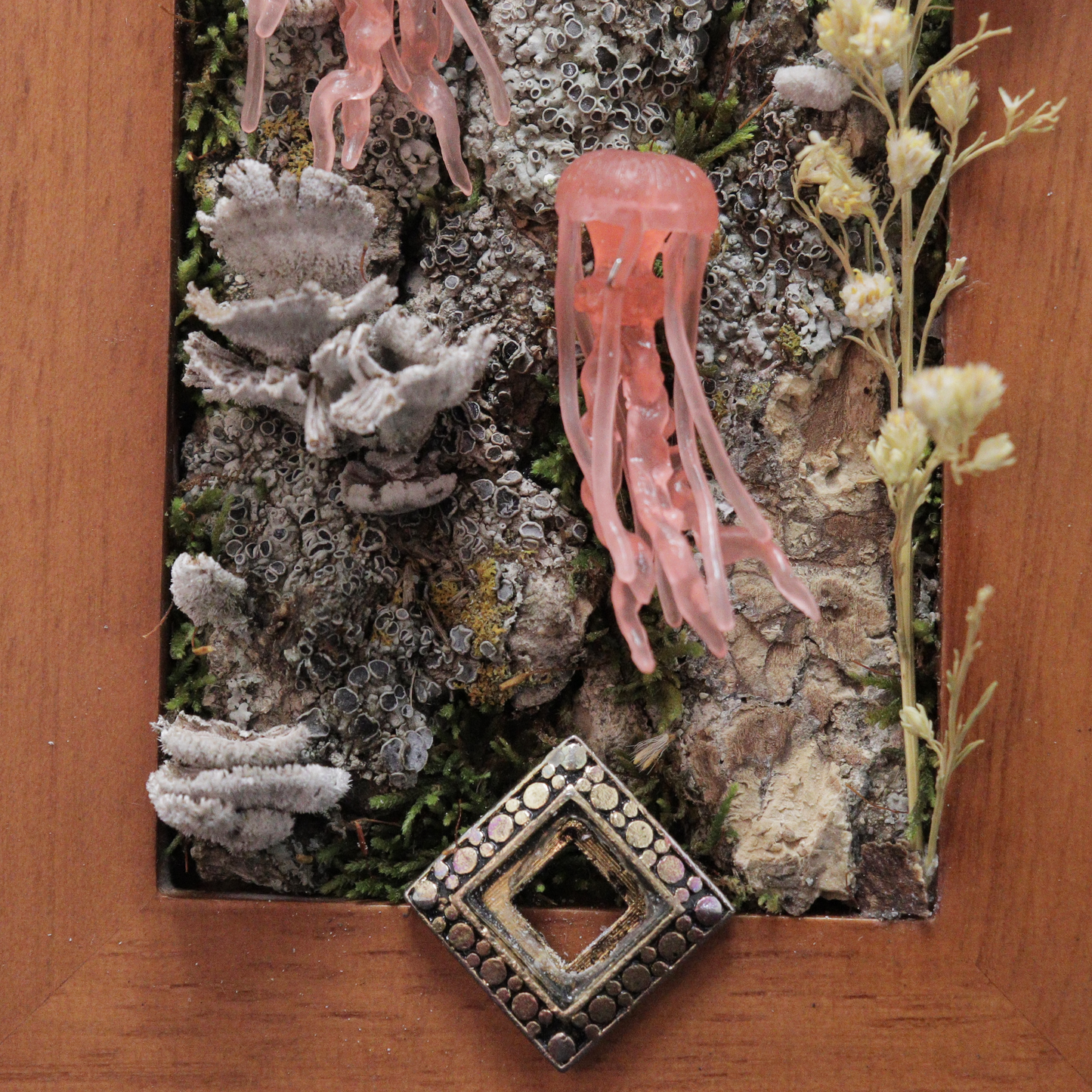 Micro-habitat Scenes HIDDEN TREASUERS COLLECTION Rustic Wall Decor